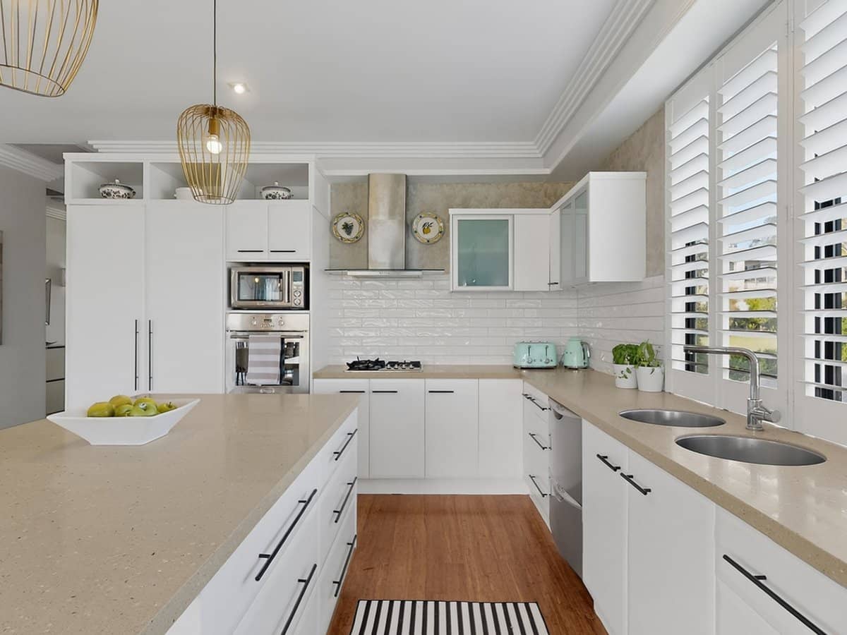 6009 The Boulevard, BENOWA - Thumbnail 5