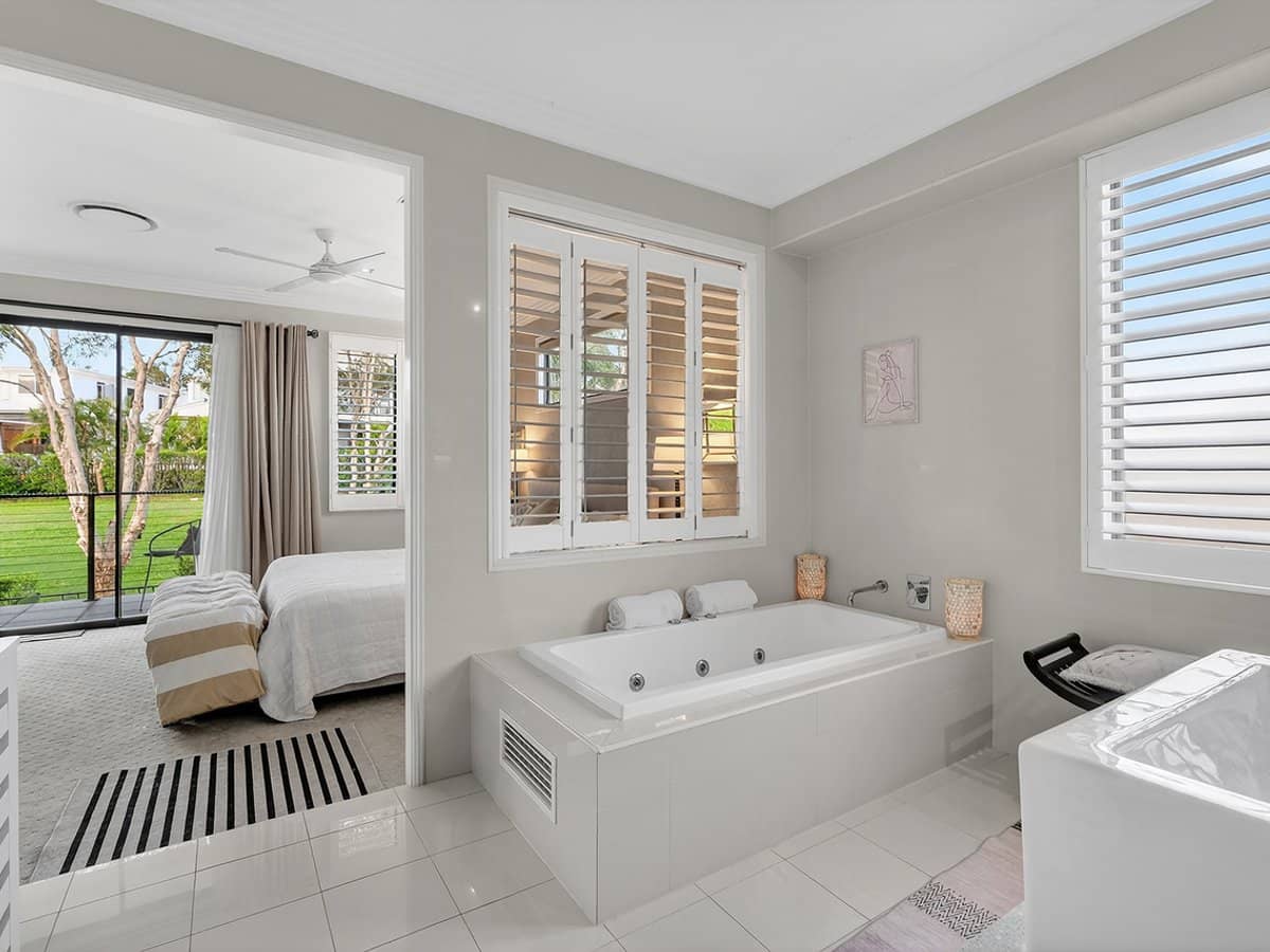 6009 The Boulevard, BENOWA - Thumbnail 17