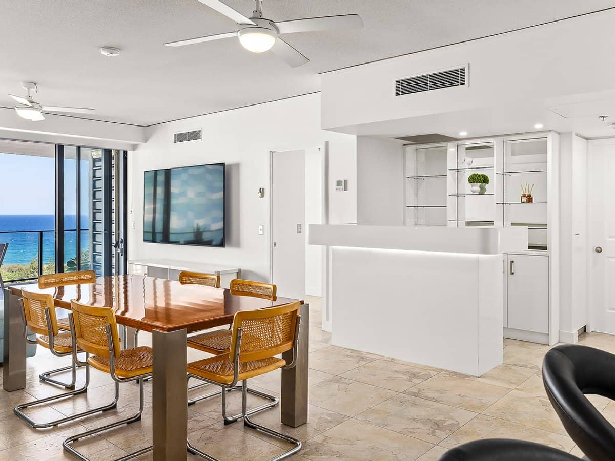 22 Surf Parade, BROADBEACH - Thumbnail 6