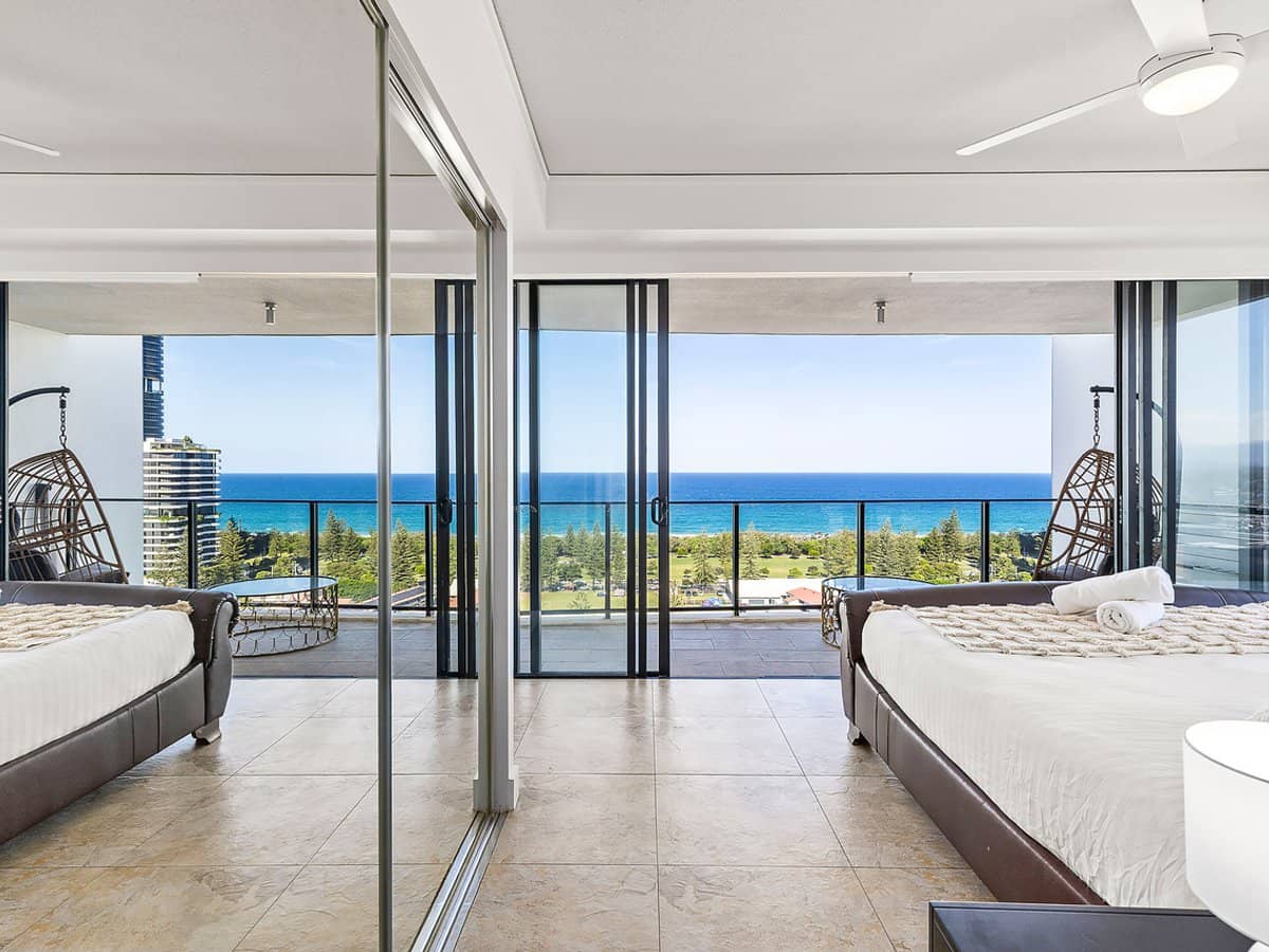 22 Surf Parade, BROADBEACH - Thumbnail 11