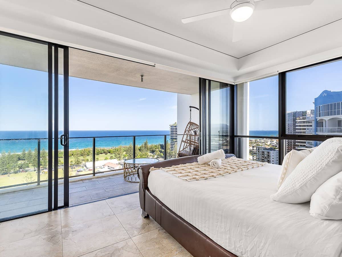 22 Surf Parade, BROADBEACH - Thumbnail 12