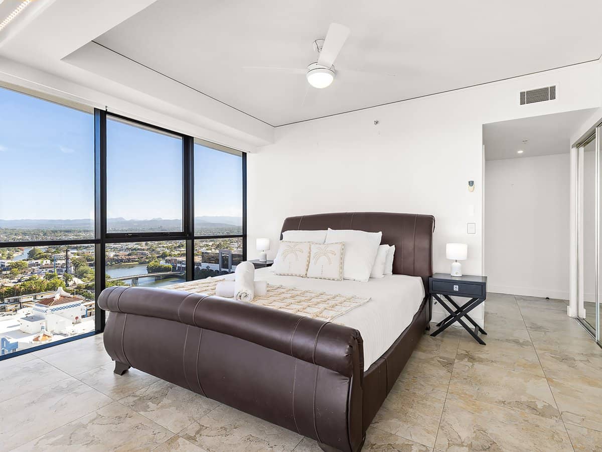 22 Surf Parade, BROADBEACH - Thumbnail 13