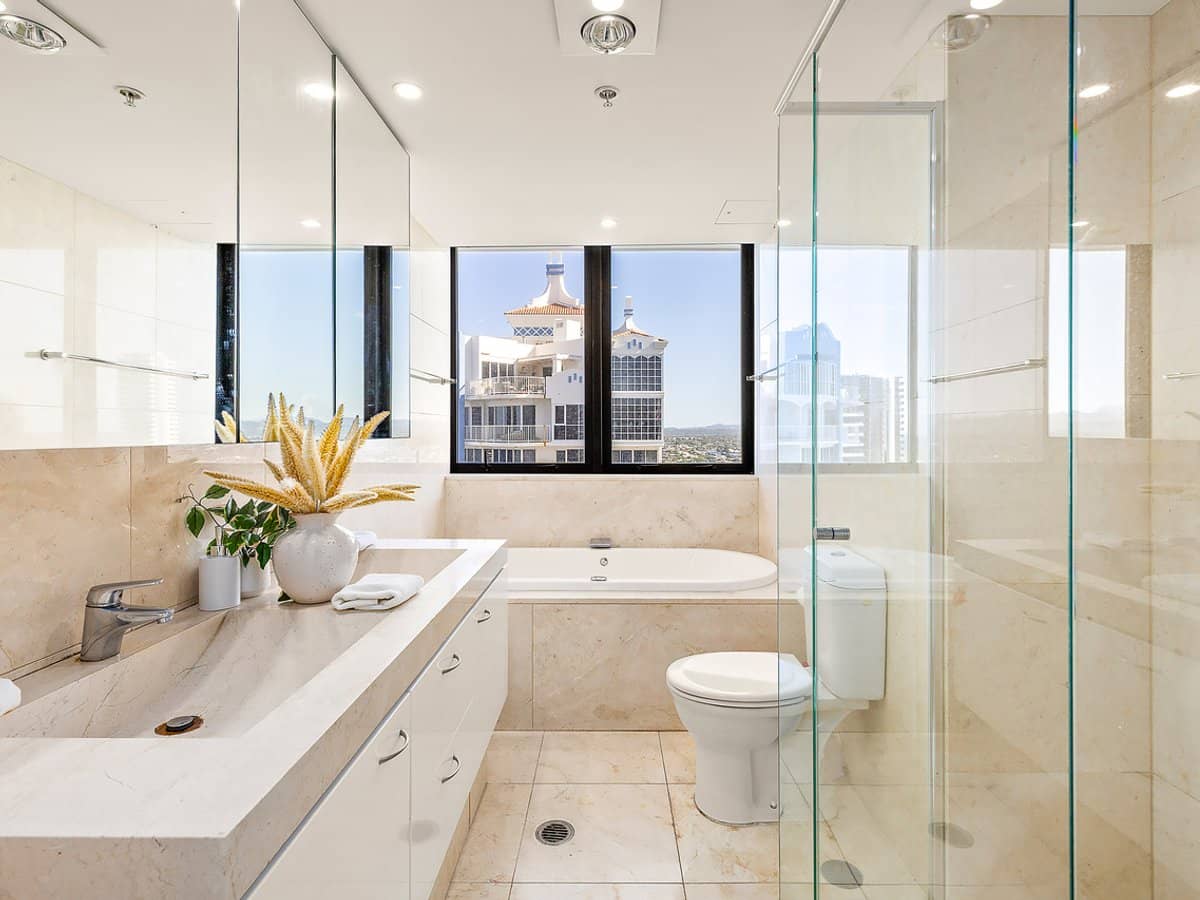 22 Surf Parade, BROADBEACH - Thumbnail 16