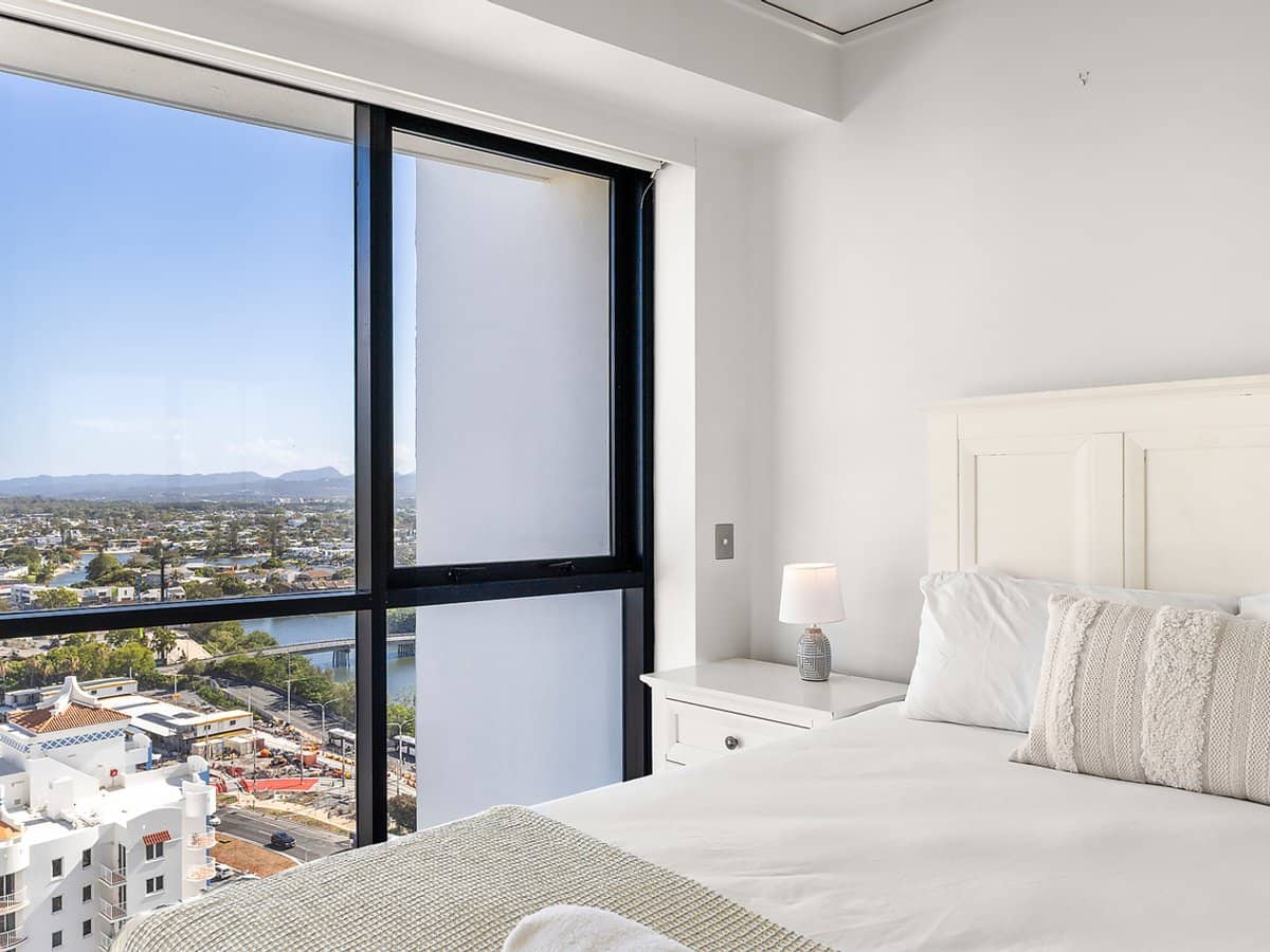 22 Surf Parade, BROADBEACH - Thumbnail 18