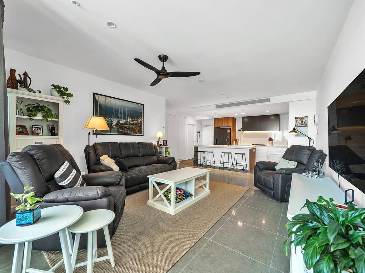 21 Ross Street, BENOWA - Thumbnail 2