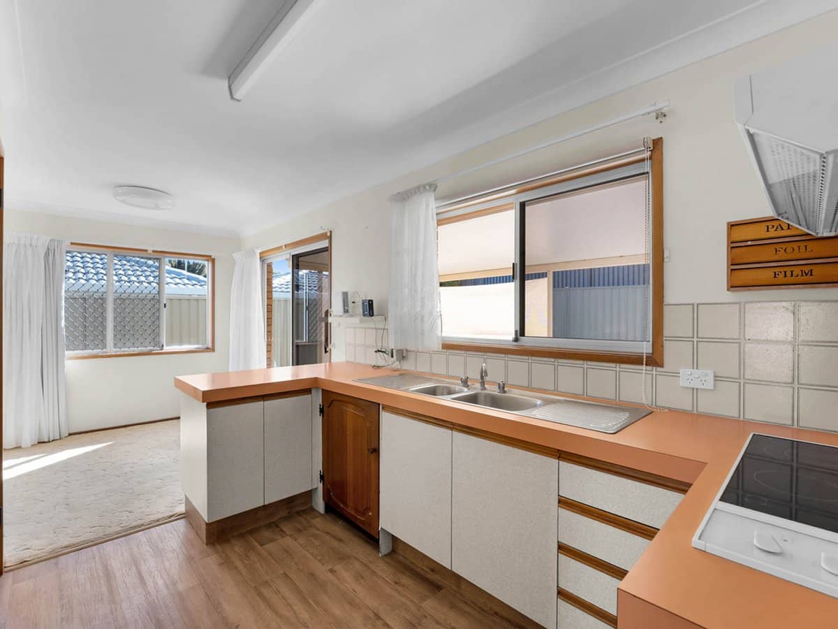 38 Camelot Crescent, Hollywell - Thumbnail 7