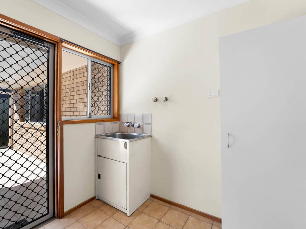 38 Camelot Crescent, Hollywell - Thumbnail 13