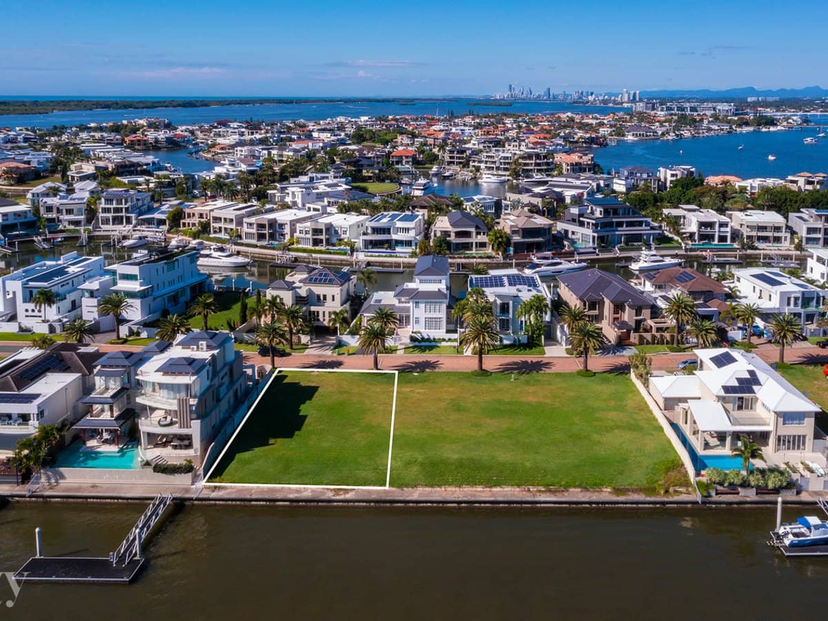 17 Knightsbridge Parade West, Sovereign Islands - Thumbnail 3