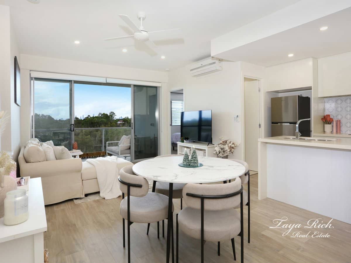 31 Bourton Road, MERRIMAC - Thumbnail 2