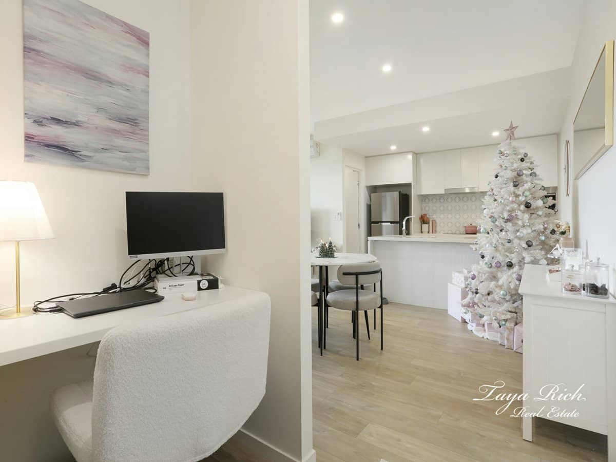 31 Bourton Road, MERRIMAC - Thumbnail 3