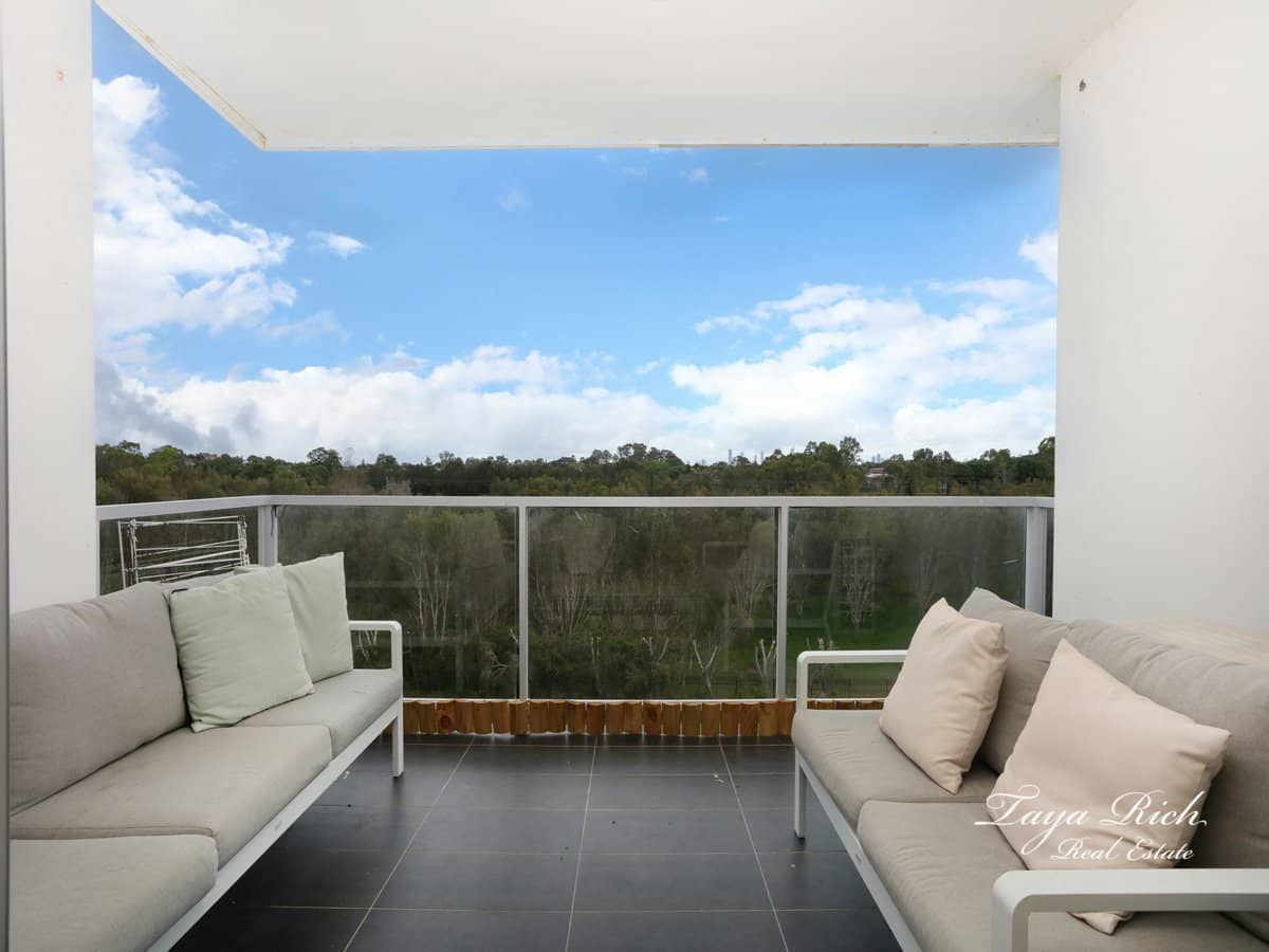 31 Bourton Road, MERRIMAC - Thumbnail 13