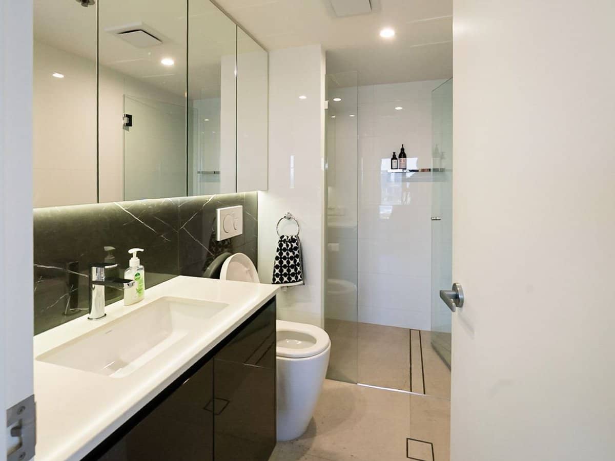 8 Admiralty Drive, Surfers Paradise - Thumbnail 15