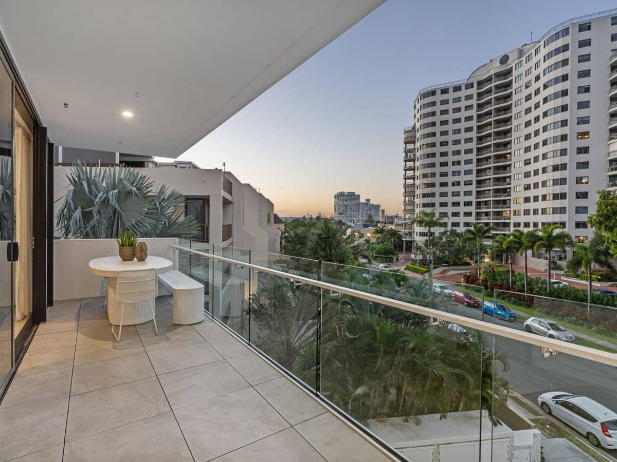 24 Woodroffe Avenue, Main Beach - Thumbnail 3