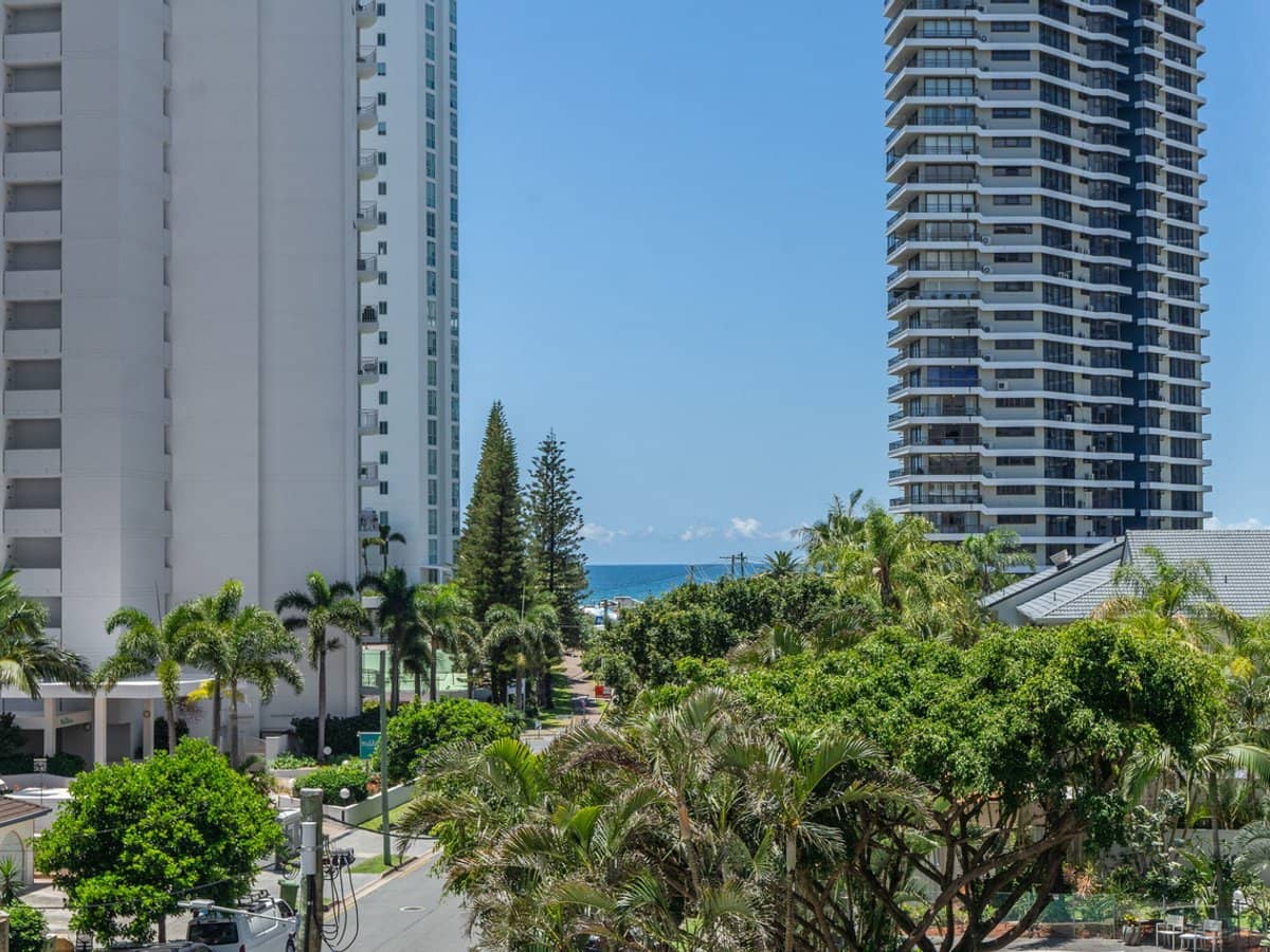 24 Woodroffe Avenue, Main Beach - Thumbnail 8