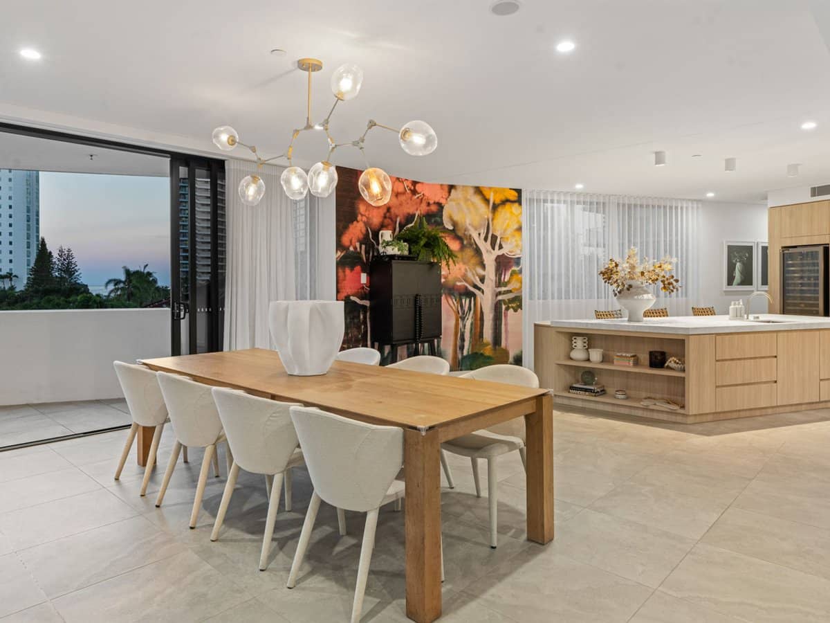 24 Woodroffe Avenue, Main Beach - Thumbnail 22