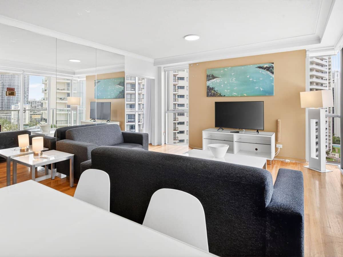 23 Ferny Avenue, Surfers Paradise - Thumbnail 13