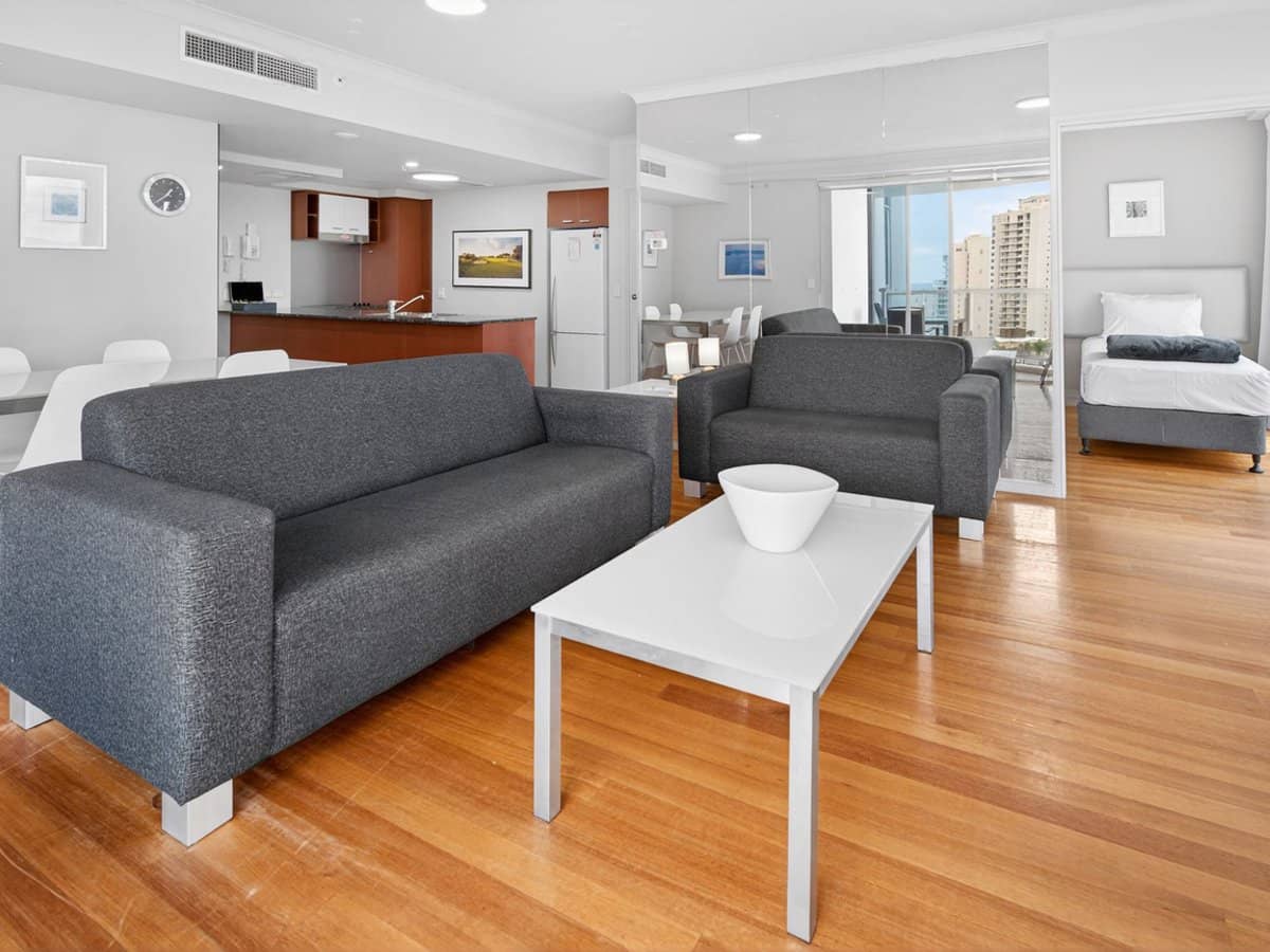 23 Ferny Avenue, Surfers Paradise - Thumbnail 14