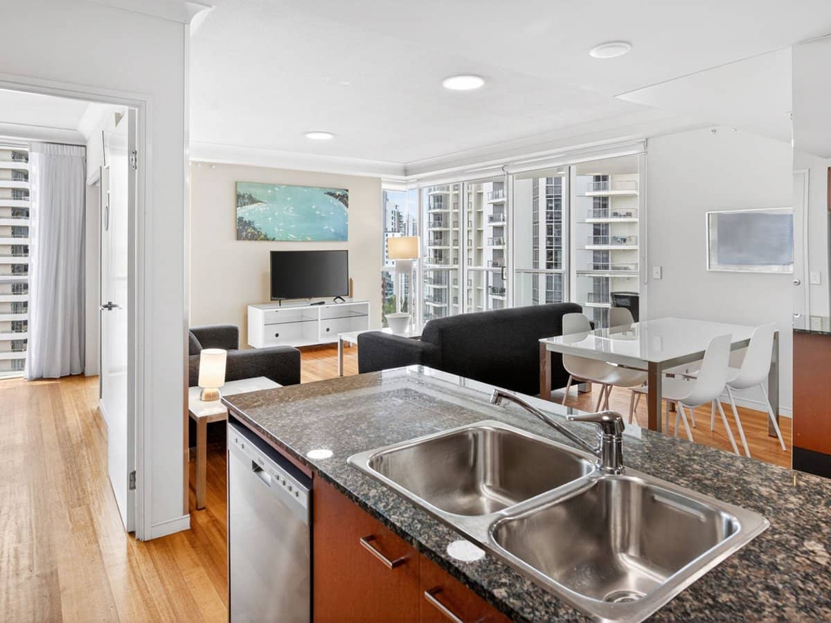 23 Ferny Avenue, Surfers Paradise - Thumbnail 15