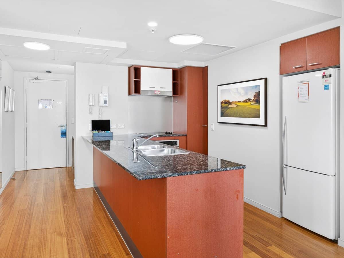 23 Ferny Avenue, Surfers Paradise - Thumbnail 19