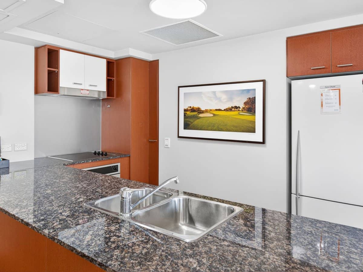 23 Ferny Avenue, Surfers Paradise - Thumbnail 20