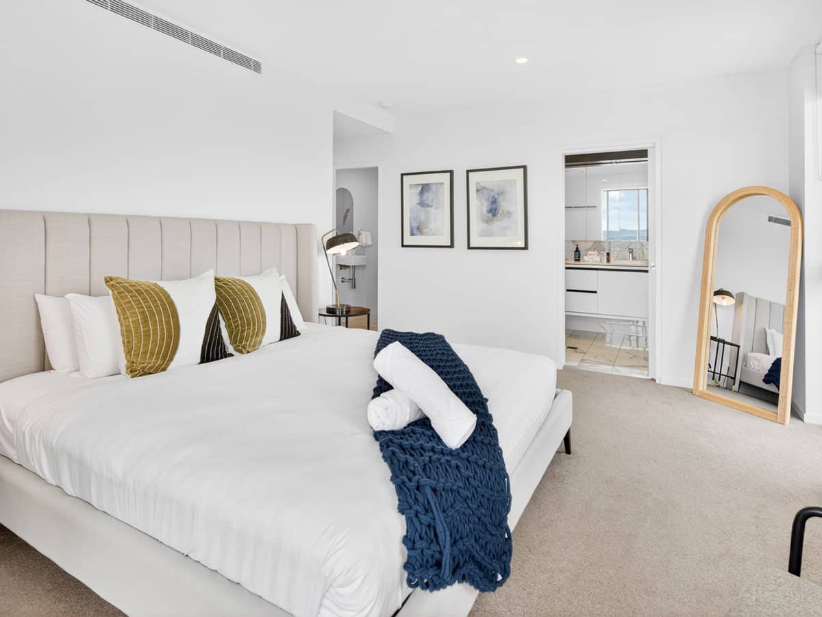 101/18 Chelsea Avenue, BROADBEACH - Thumbnail 4