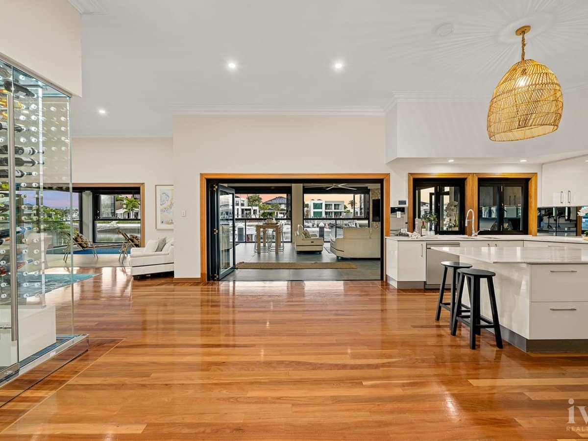 23 King Charles Drive, Sovereign Islands - Thumbnail 4