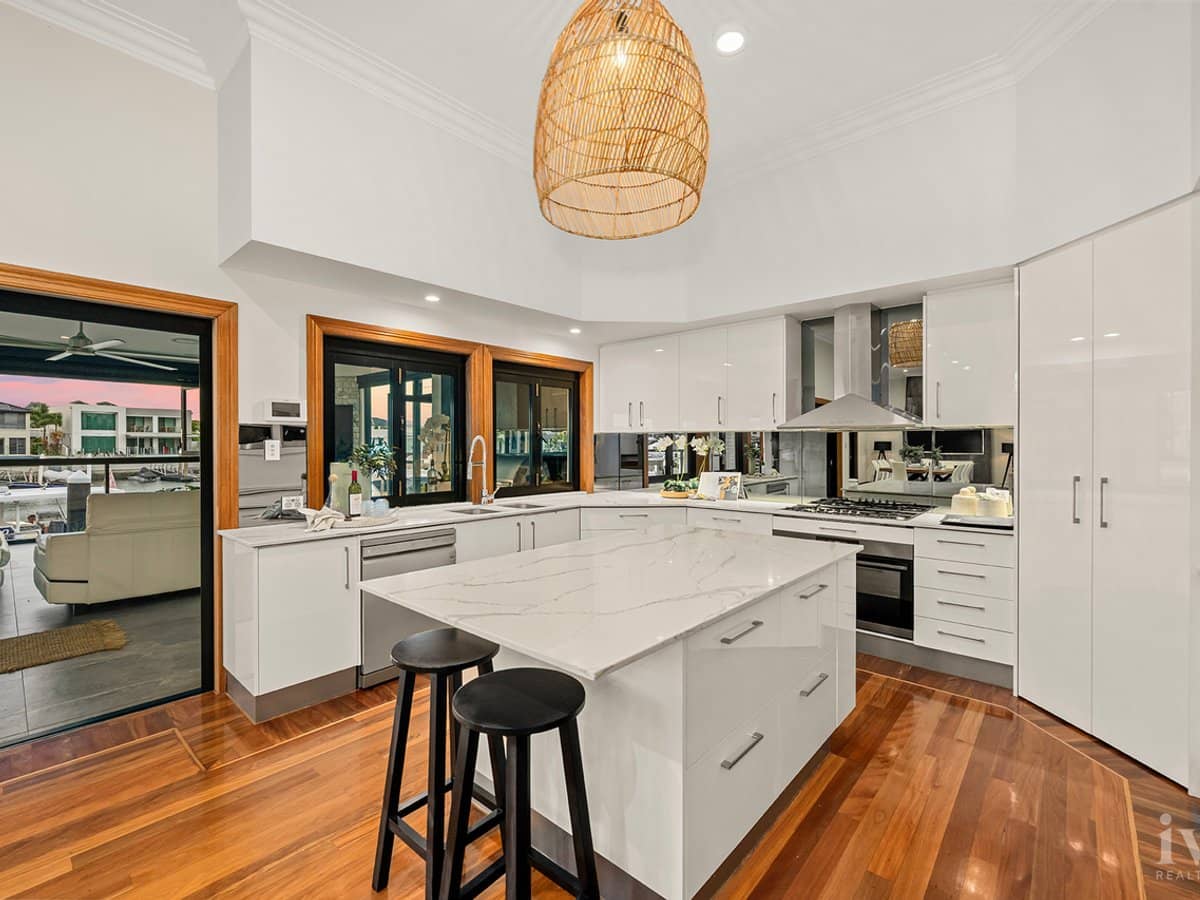 23 King Charles Drive, Sovereign Islands - Thumbnail 5