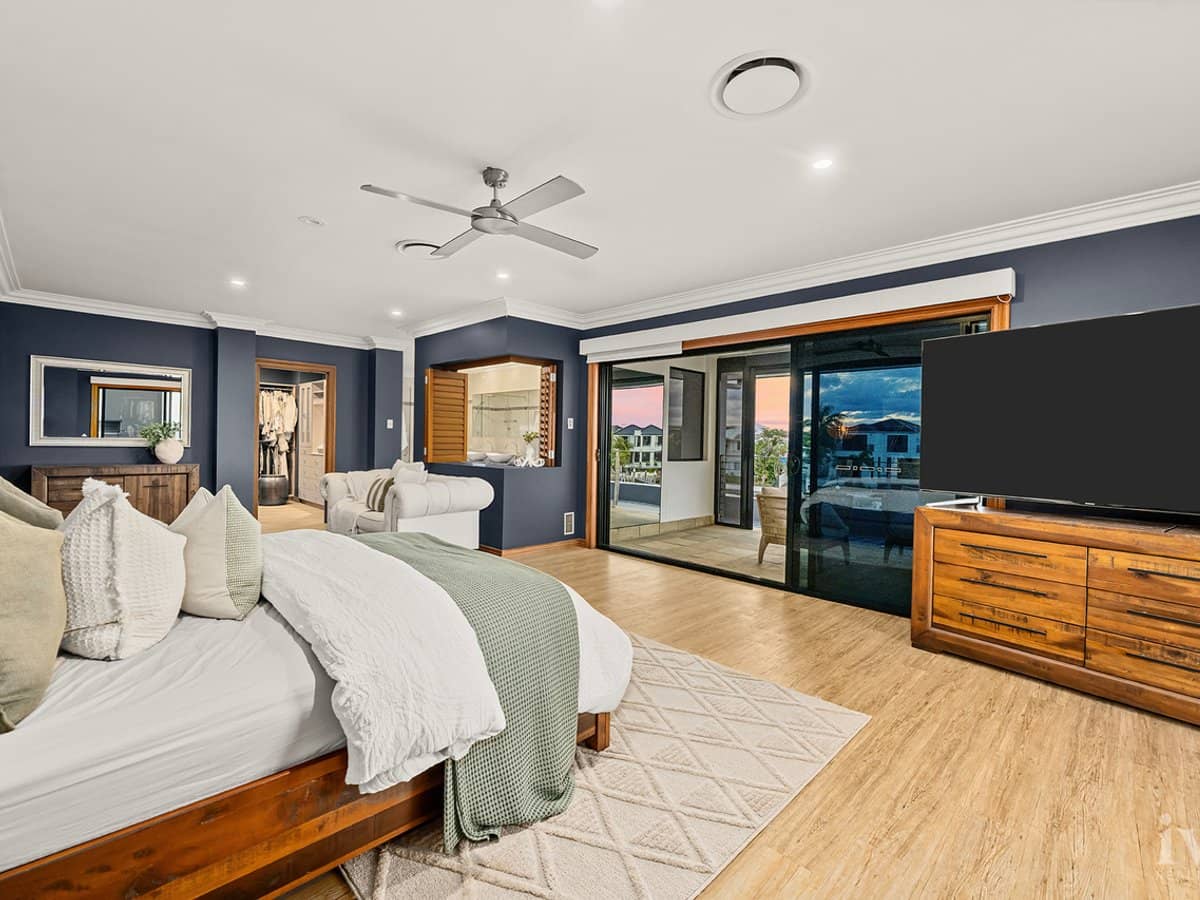 23 King Charles Drive, Sovereign Islands - Thumbnail 12