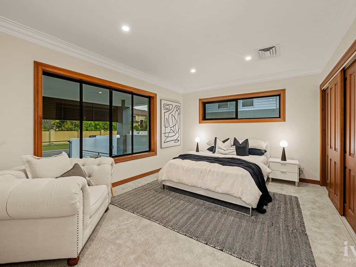 23 King Charles Drive, Sovereign Islands - Thumbnail 15