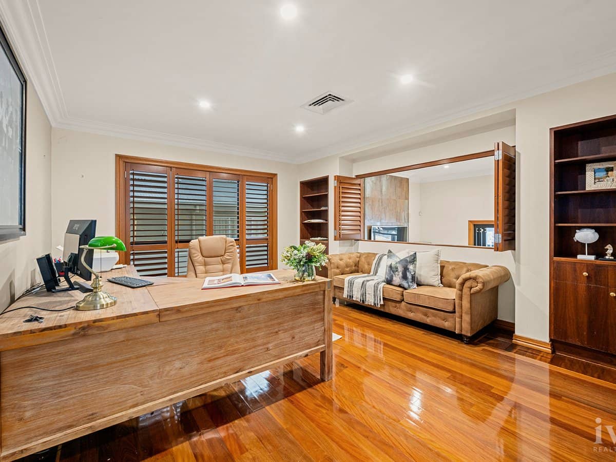 23 King Charles Drive, Sovereign Islands - Thumbnail 21