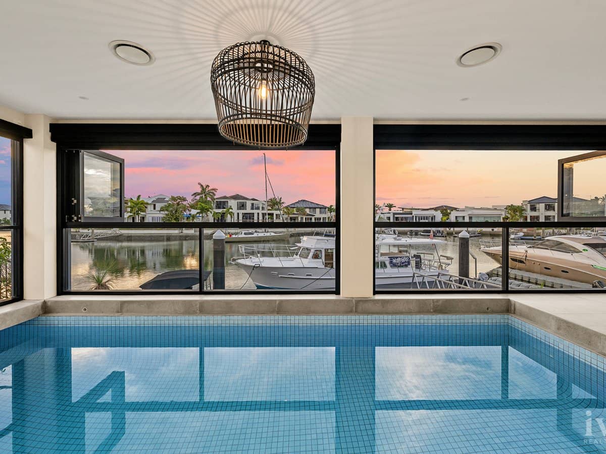 23 King Charles Drive, Sovereign Islands - Thumbnail 23