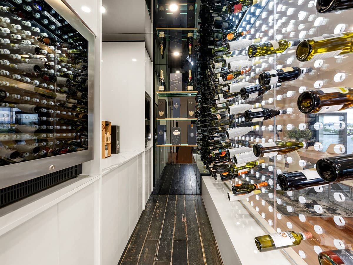 23 King Charles Drive, Sovereign Islands - Thumbnail 24