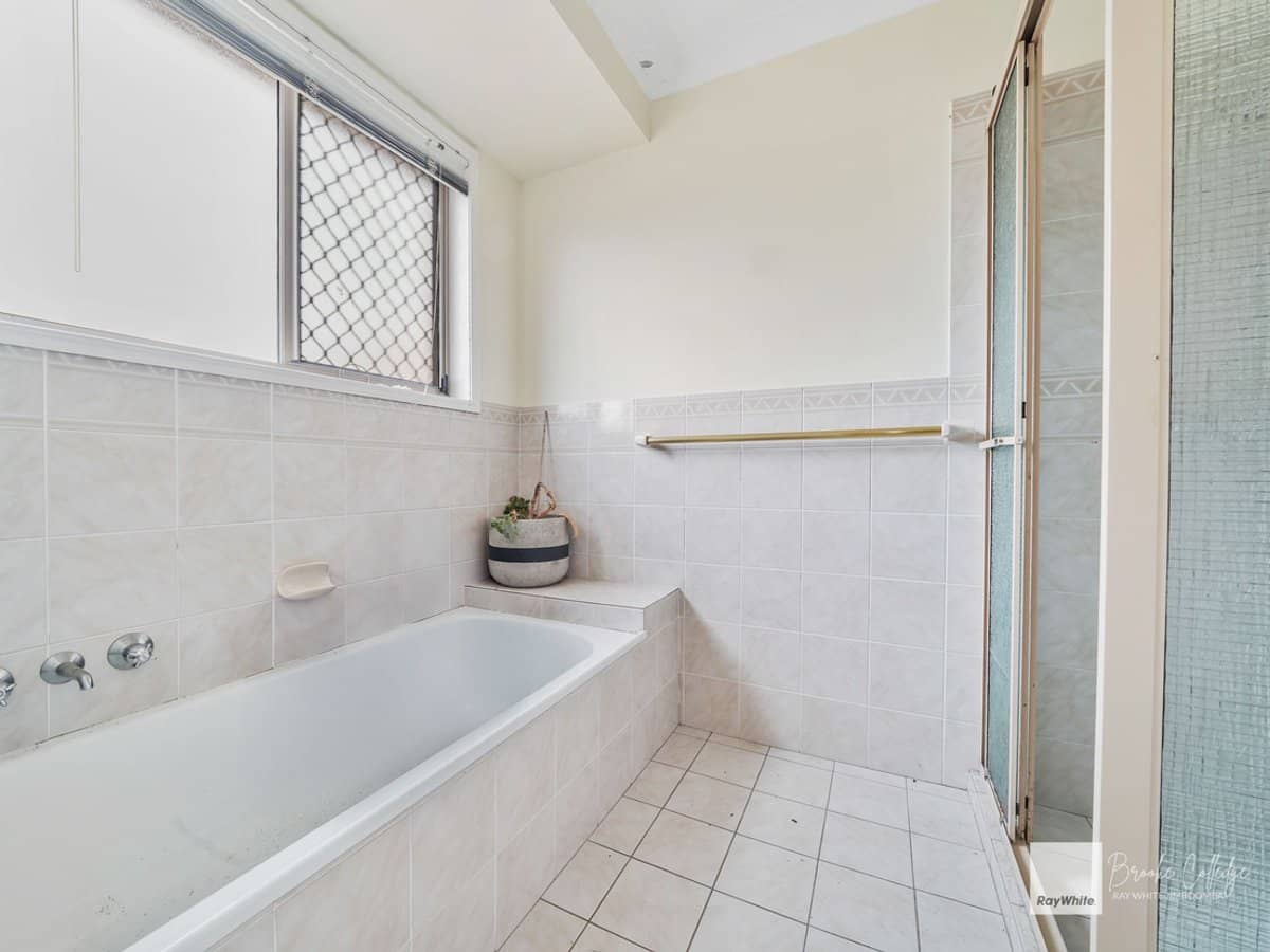 25 Mewing Court, Windaroo - Thumbnail 11