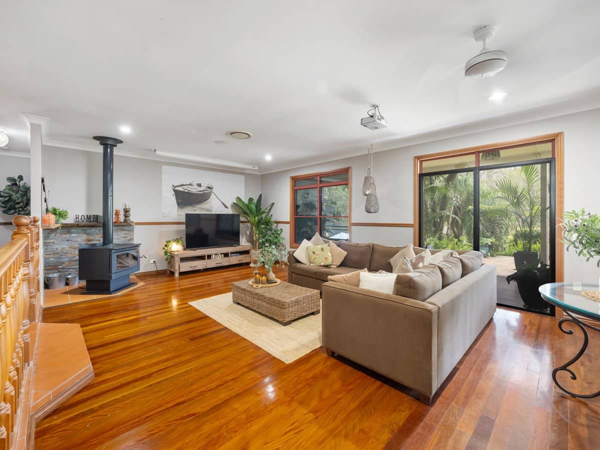 136 Henri Robert Drive, CLAGIRABA - Thumbnail 5