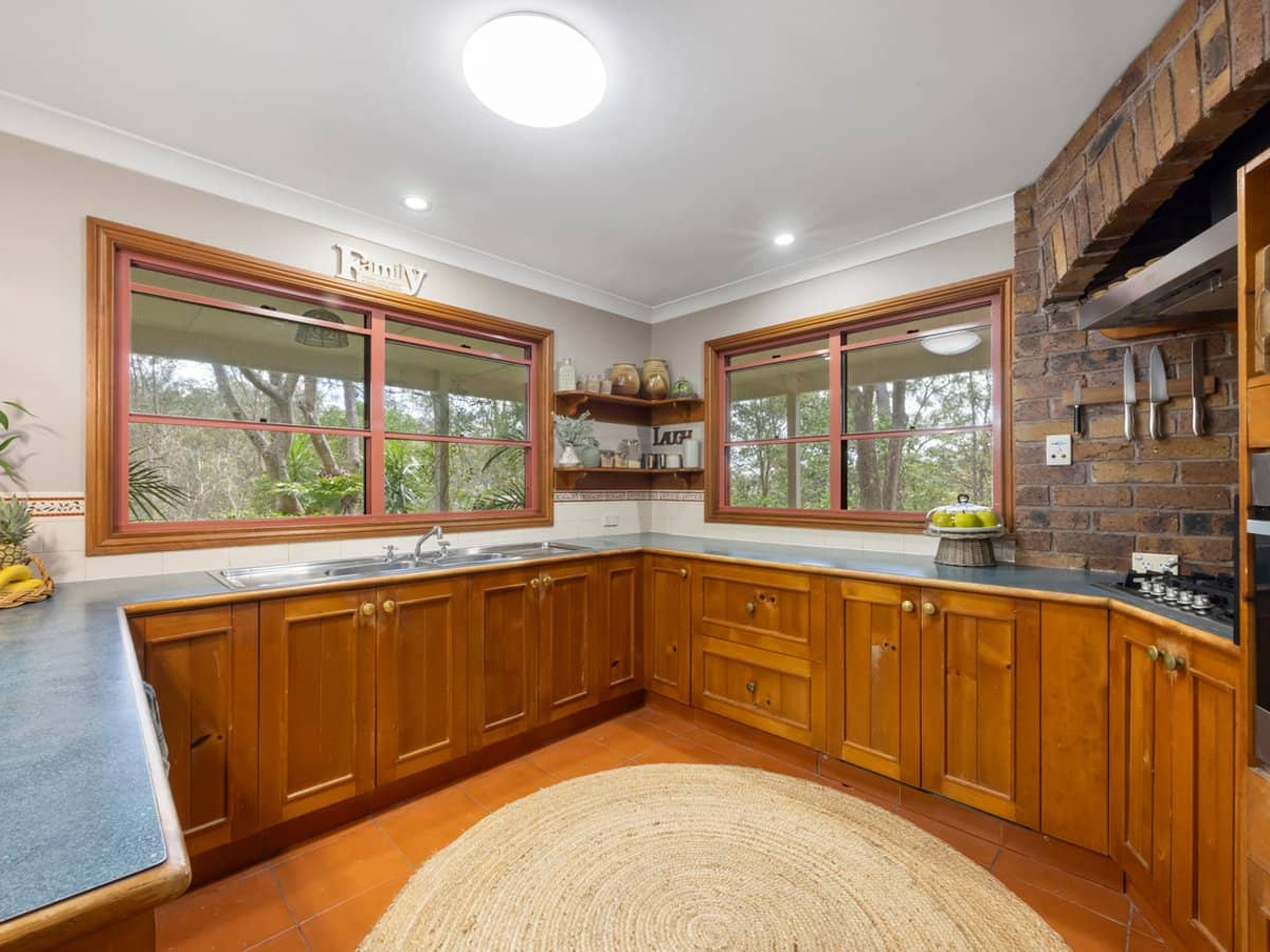 136 Henri Robert Drive, CLAGIRABA - Thumbnail 8