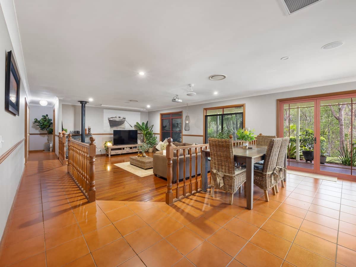 136 Henri Robert Drive, CLAGIRABA - Thumbnail 10