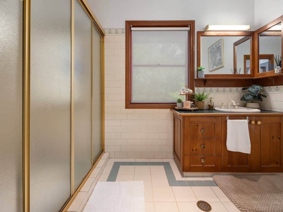 136 Henri Robert Drive, CLAGIRABA - Thumbnail 13