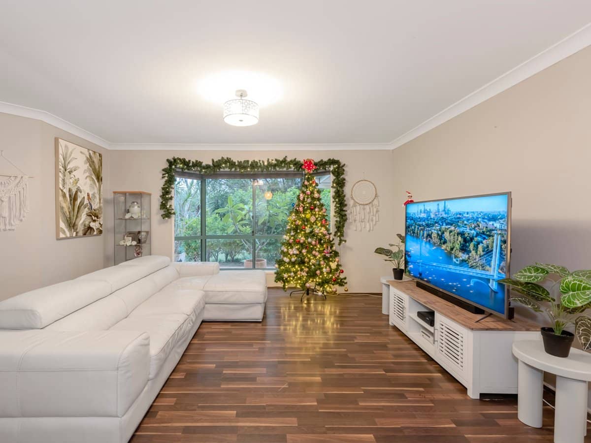 13 Hertford Crescent, MUDGEERABA - Thumbnail 7