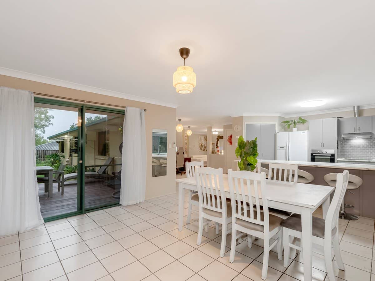 13 Hertford Crescent, MUDGEERABA - Thumbnail 8