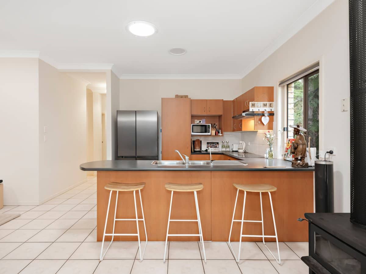 29 Banksia Road, SPRINGBROOK - Thumbnail 3