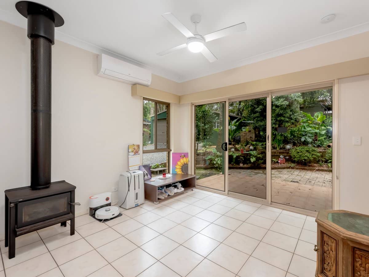 29 Banksia Road, SPRINGBROOK - Thumbnail 4