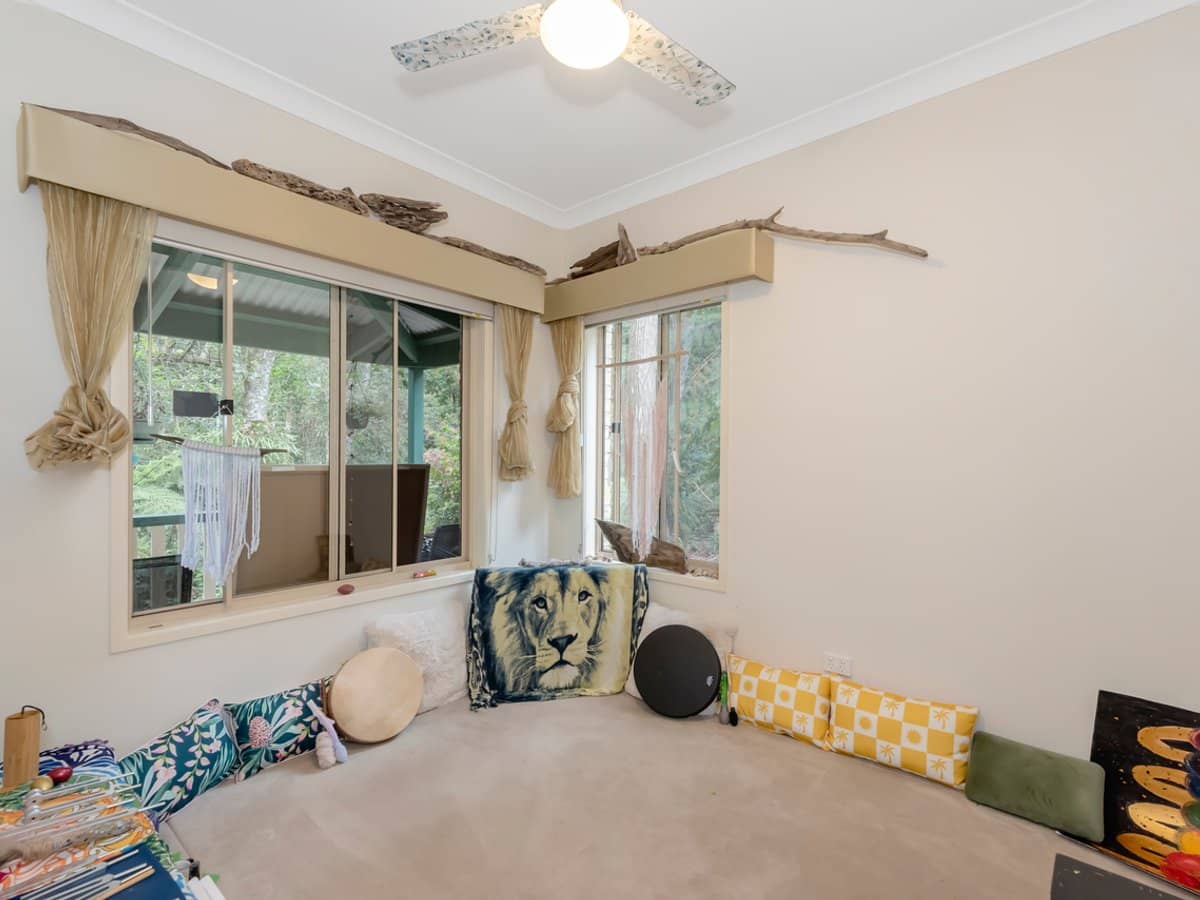 29 Banksia Road, SPRINGBROOK - Thumbnail 9