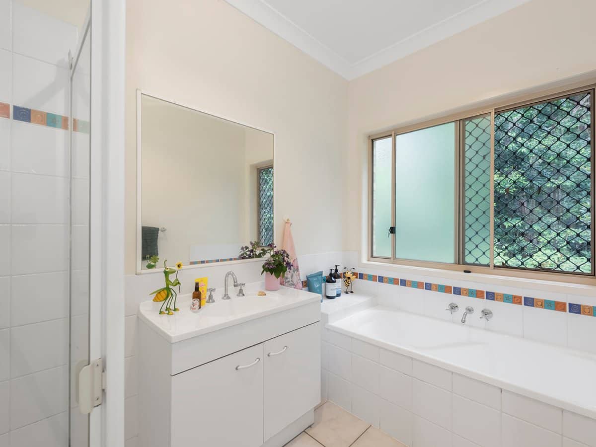 29 Banksia Road, SPRINGBROOK - Thumbnail 11