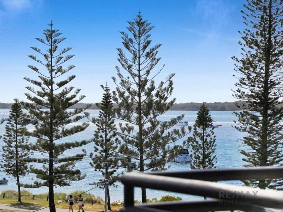 452 Marine Parade, Biggera Waters - Thumbnail 1