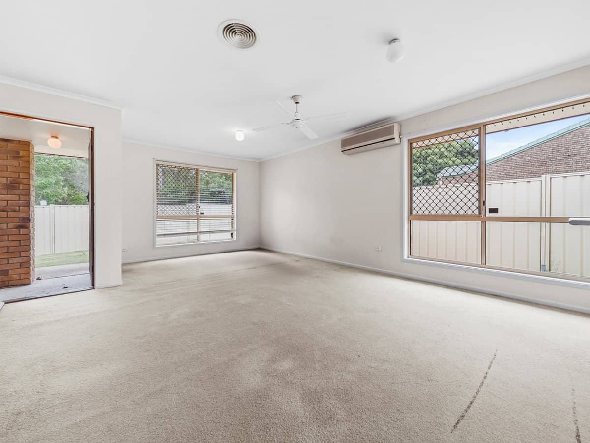 227 Fryar Road, EAGLEBY - Thumbnail 2