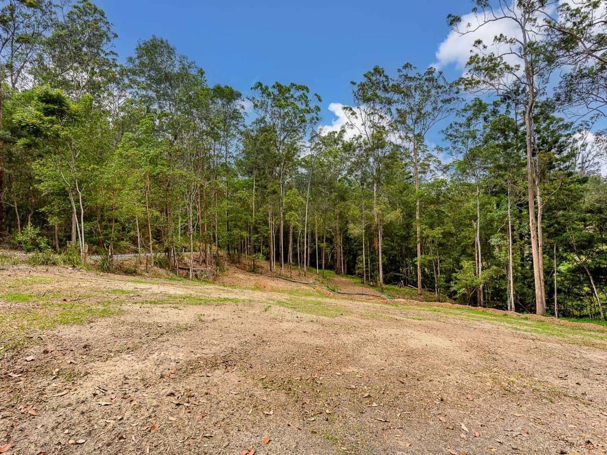 13 Dunbar Road, BONOGIN - Thumbnail 4