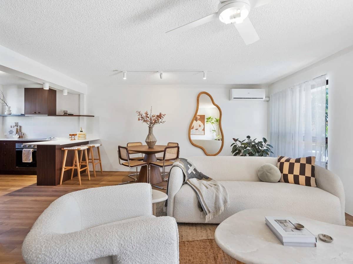 14 Christina Court, MERMAID WATERS - Thumbnail 1