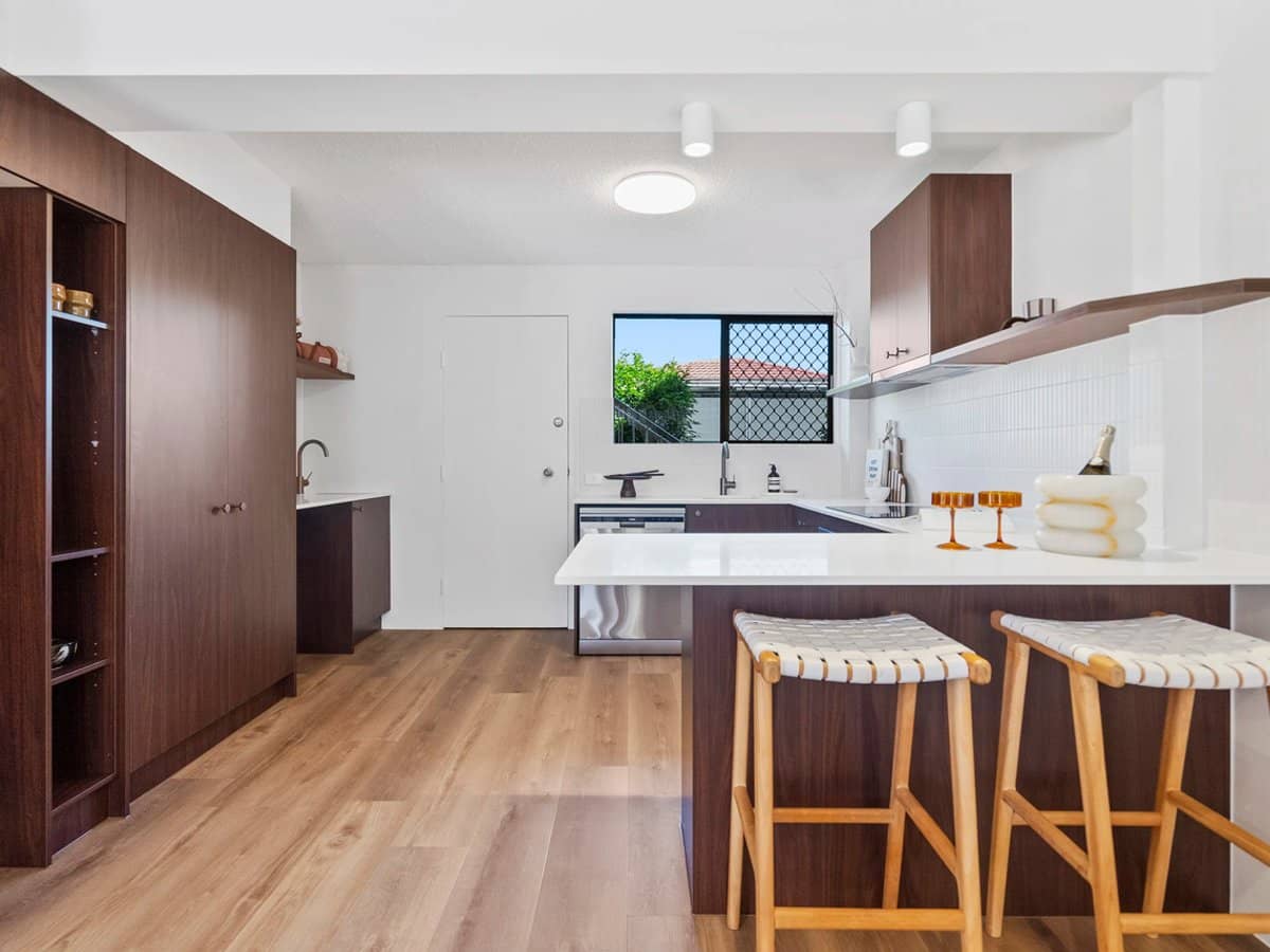 14 Christina Court, MERMAID WATERS - Thumbnail 3