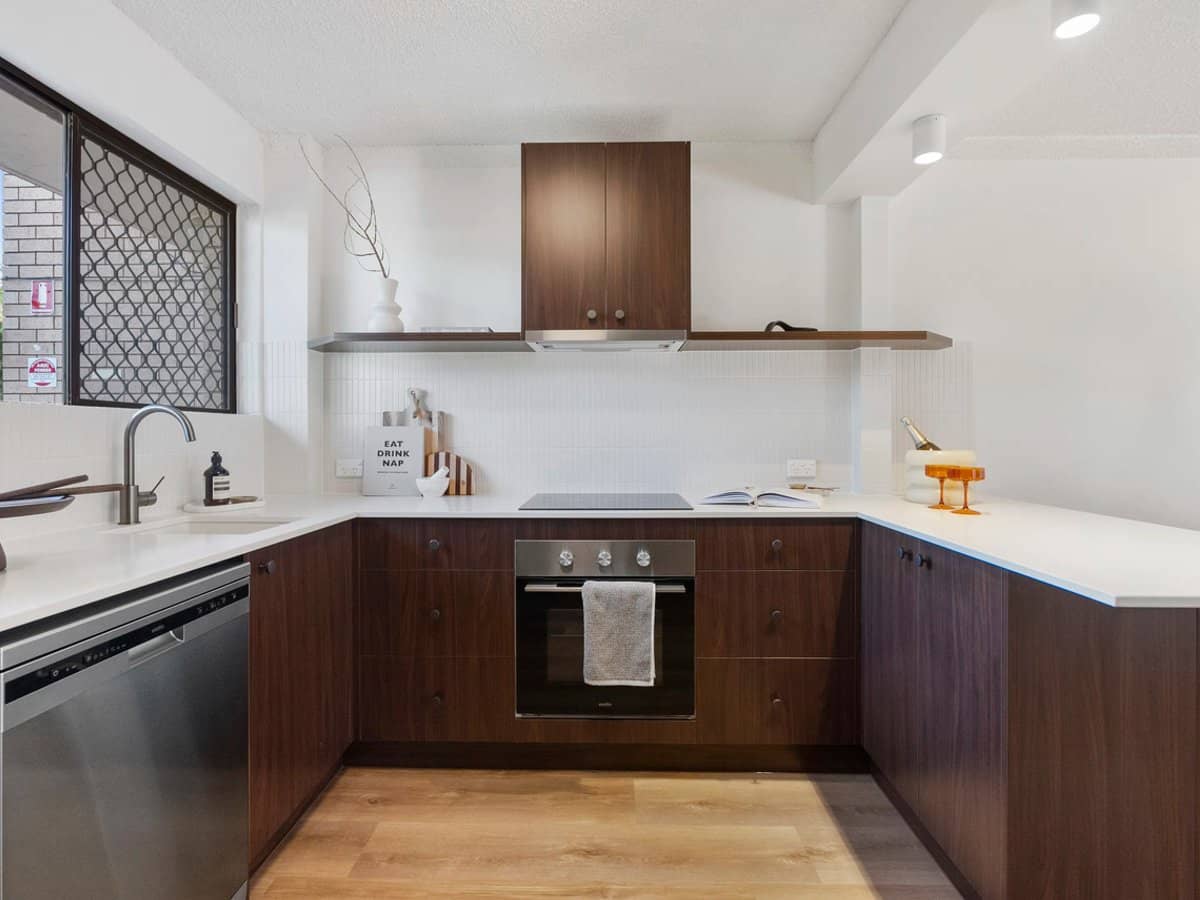 14 Christina Court, MERMAID WATERS - Thumbnail 5