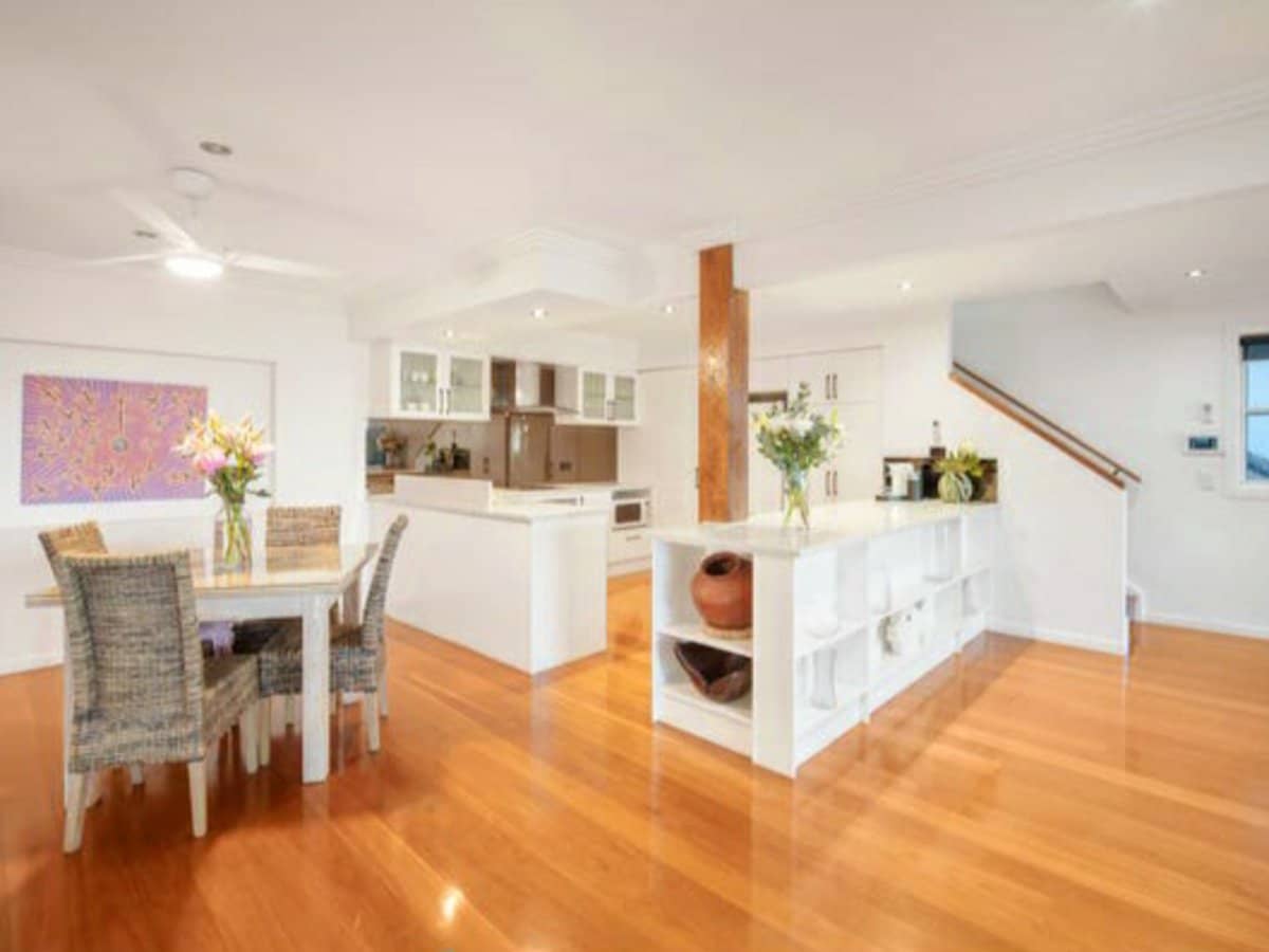 14 View Street, BURLEIGH HEADS - Thumbnail 3